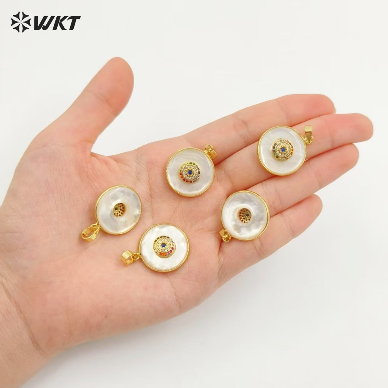 WT-MP308 Delicate Fashion Mother of Pearl Made Round Coin Micro Pave Eye Pendants With 18k Gold Bezel Around Jewelry
