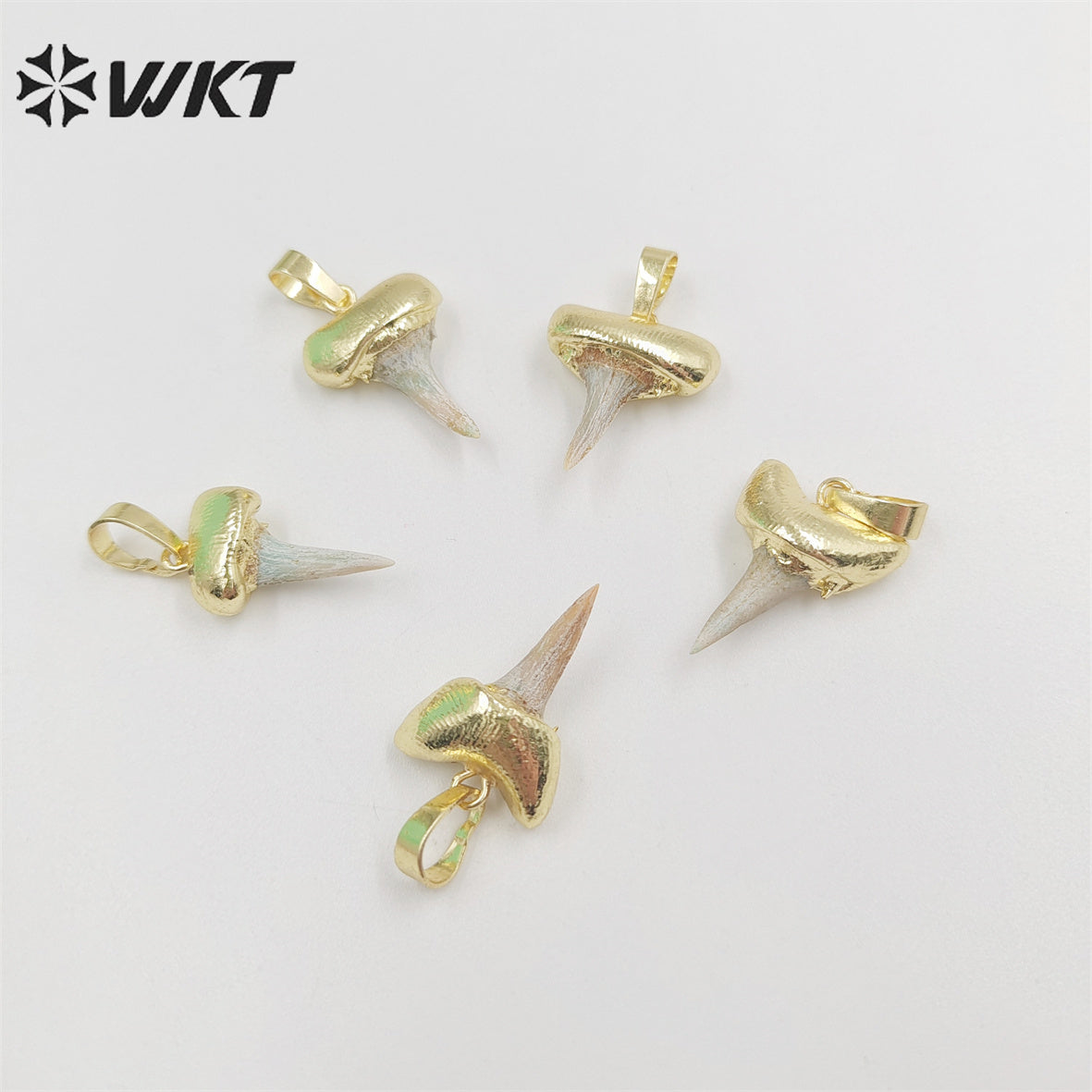 WT-P1855 WKT New Hot Design Teeth Shape Pendant Small Size Unique Gold Top Tooth Pendant for Friend Gift