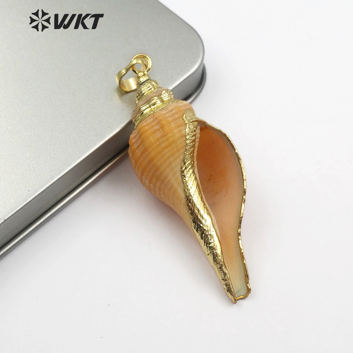 WT-JP095 Large Conch Shell With Gold Plated Women Necklace Pendant Sea Shell Jewelry Natural Big Trumpet Shell Pendant