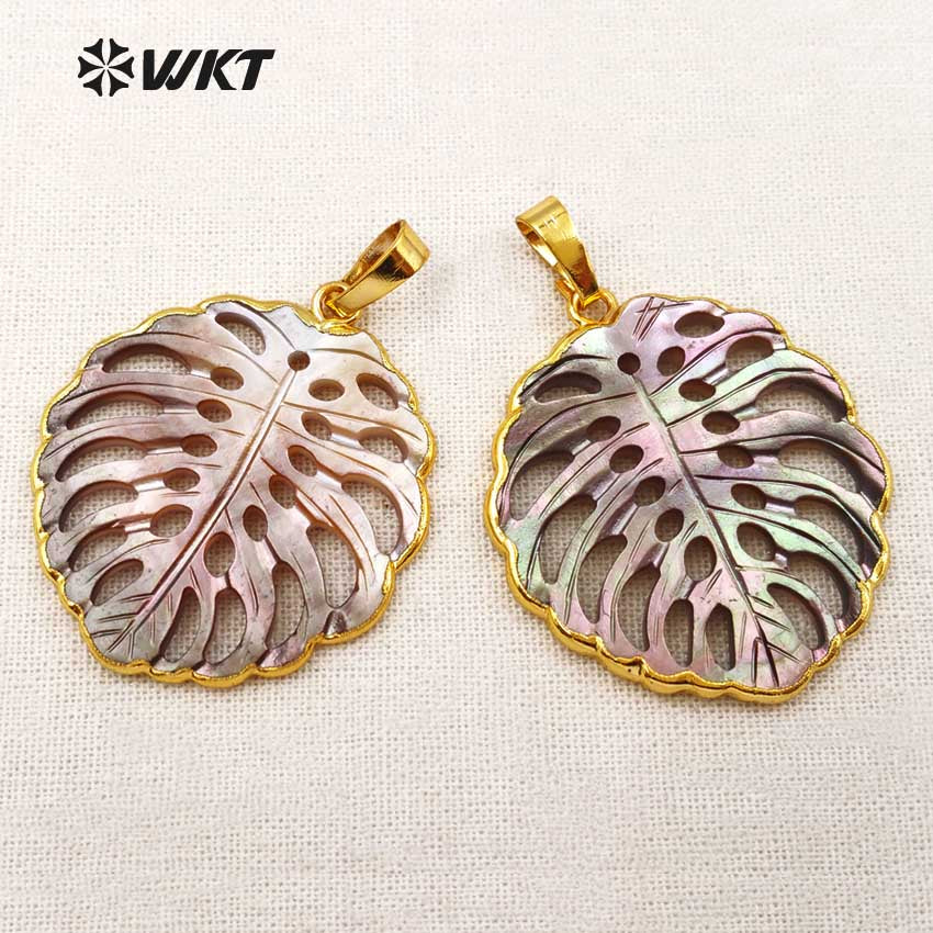 WT-P1346 New Fashionable Gold Plated Carved Shell Leaf Pendant Hot Sale Natural Hand Carved Shell Hollow Leaf Pendant