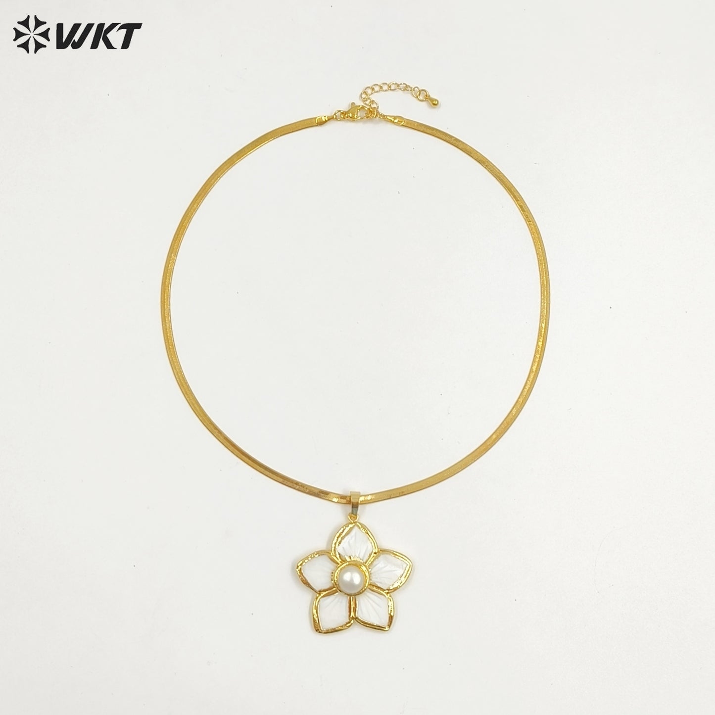 WT-JN326 Wholesale Romantic Necklace Gold Plated Flower Shape Pendant with Shell and Pearl Jewelry Gift for Ladies Party
