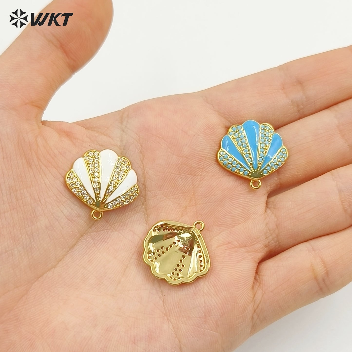 WT-MP311 New Arrival Gold Plated Drop Oil And Zircon Shell Shape Little Charm Pendant For Ladies Jewelry Bracelets Making