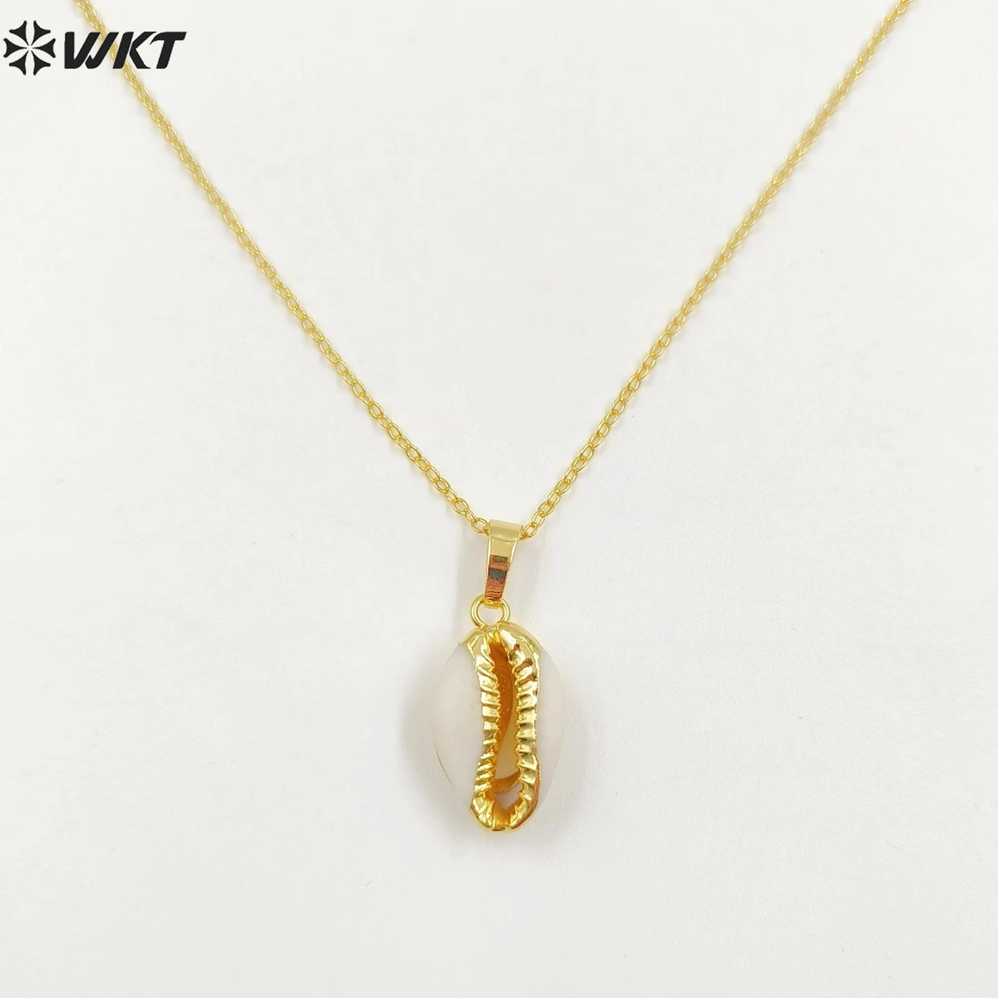 WT-N493 Wholesale Natural Cowrie Shell With Gold Dipped Pendant Necklace,Fashion Charm Cowrie Shell Necklace for Women