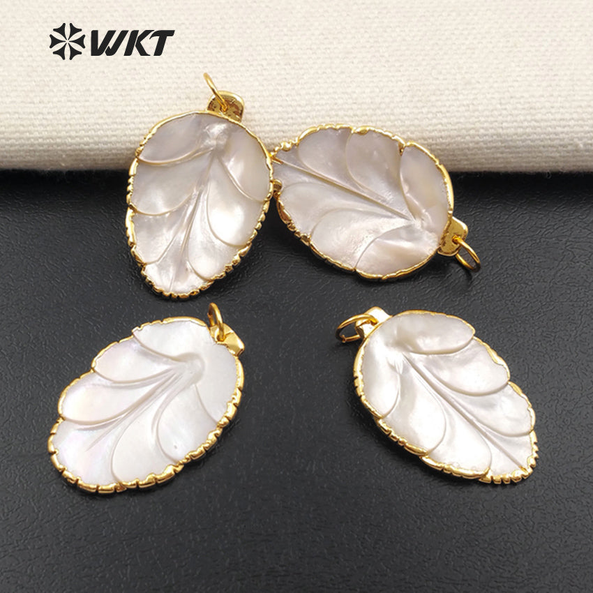 WT-JP059 Dainty Floral Shape Pendant Natural Vogue Petals With Gold Bezel Romantic Gift for Her Women Sea Shell Jewelry Pendant