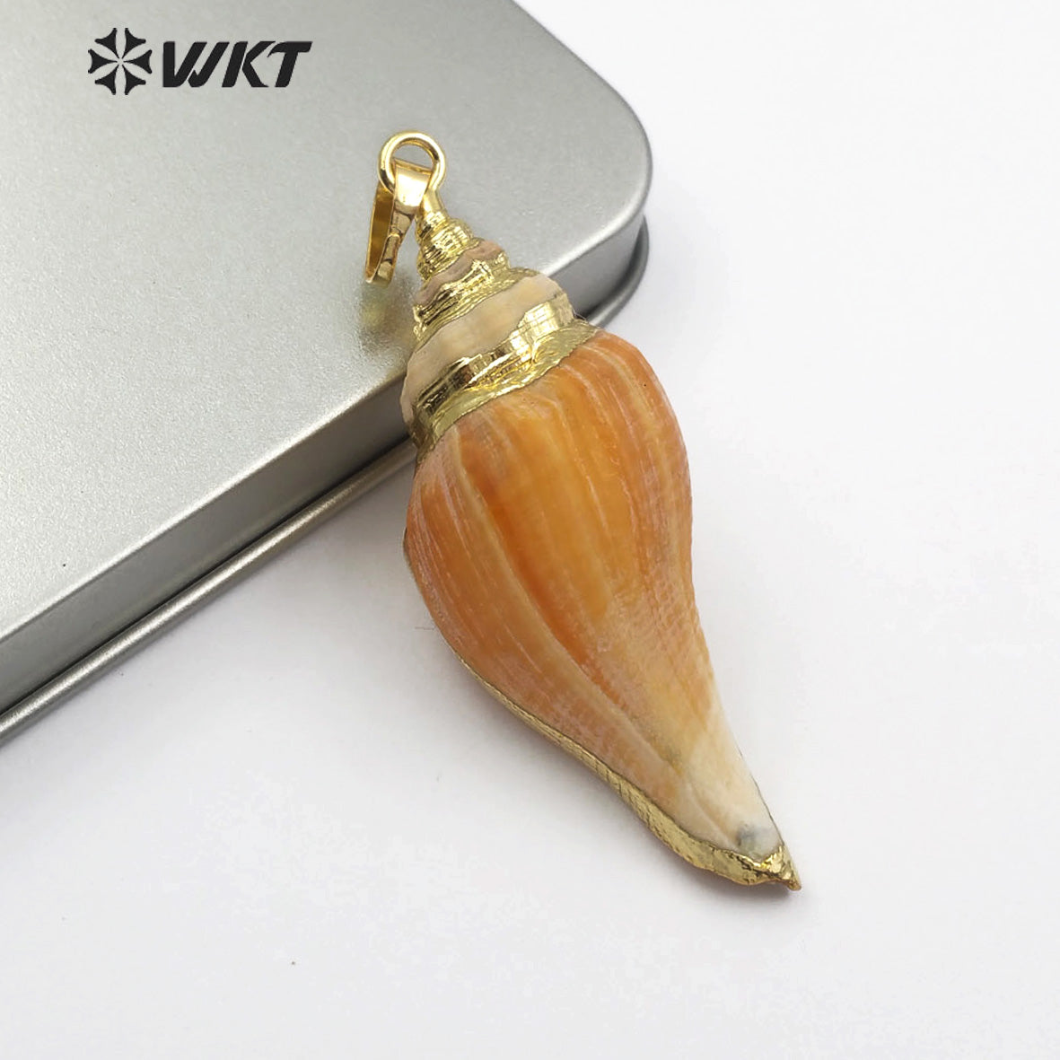 WT-JP095 Large Conch Shell With Gold Plated Women Necklace Pendant Sea Shell Jewelry Natural Big Trumpet Shell Pendant