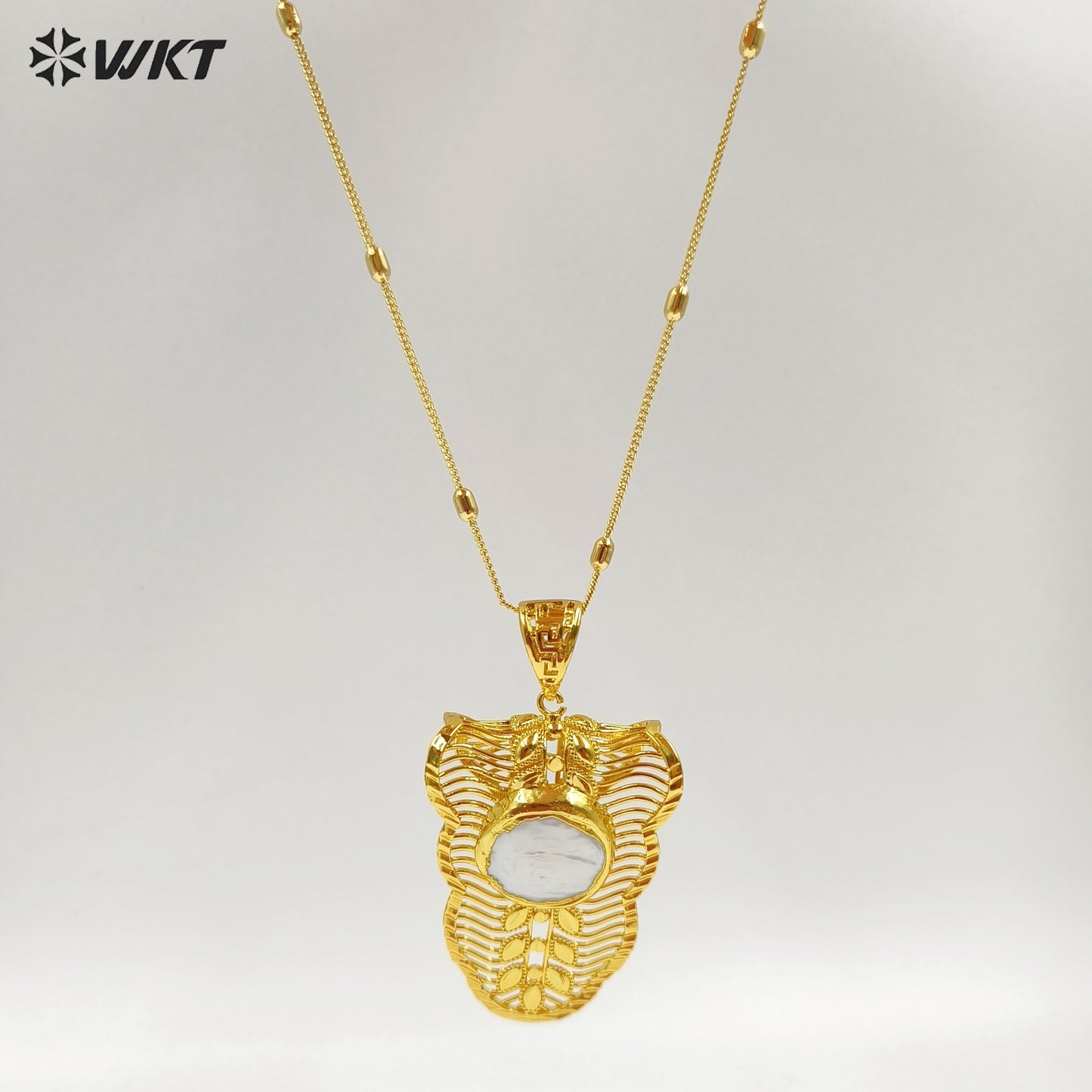 WT-JN329 New Sales Exquisite Gold Electroplated Leaves Shape With Round Natural Freshwater Pearl Pendant Necklace Women Jewelry