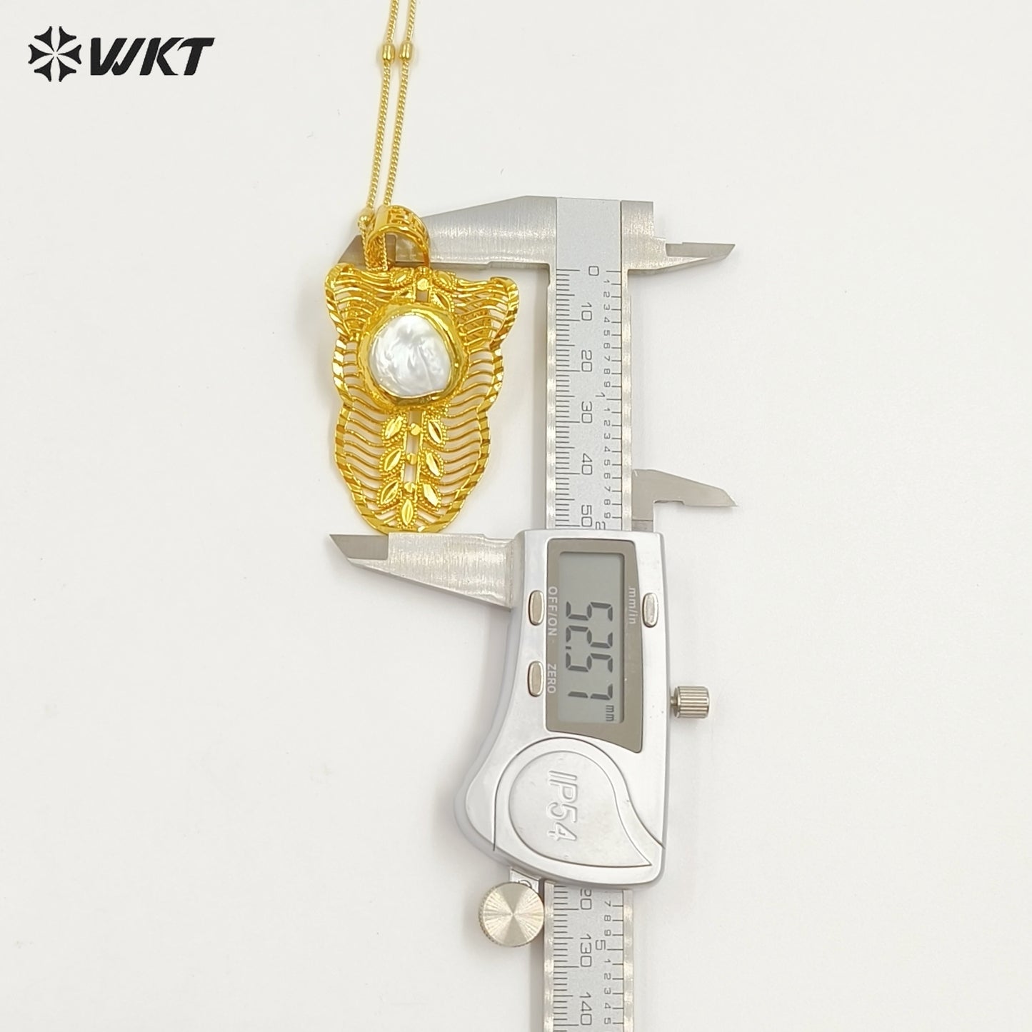 WT-JN329 New Sales Exquisite Gold Electroplated Leaves Shape With Round Natural Freshwater Pearl Pendant Necklace Women Jewelry