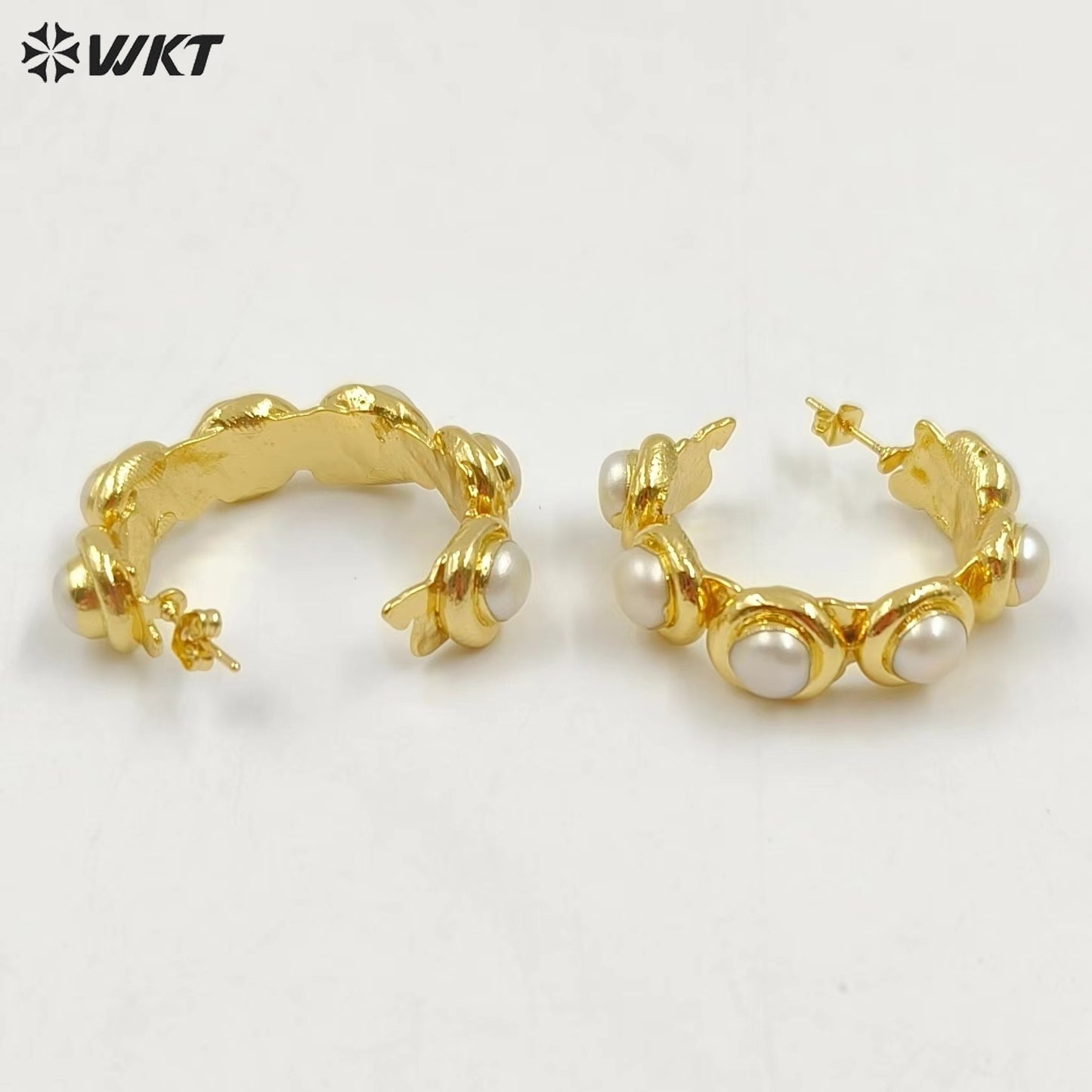 WT-MPE054 Amazing Gorgeous Gold Electroplated Assemble Natural Freshwater Pearl Hoop Earrings Studs for Women in C Shape Earring