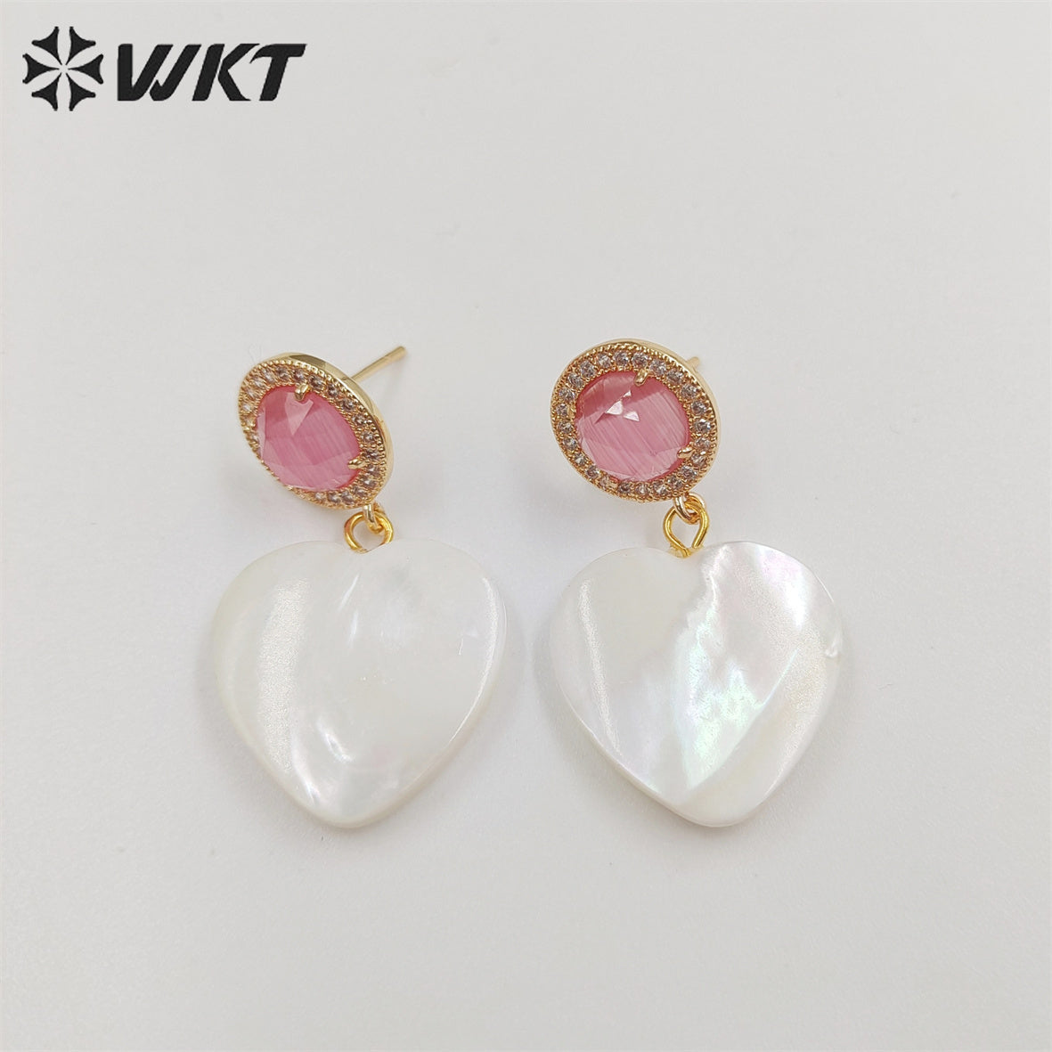 WT-MPE075 Wholesale Newest Fashion Gold Micro Pave Cat Eye Studs Earring Popular Women Heart Shell Dangle Earrings