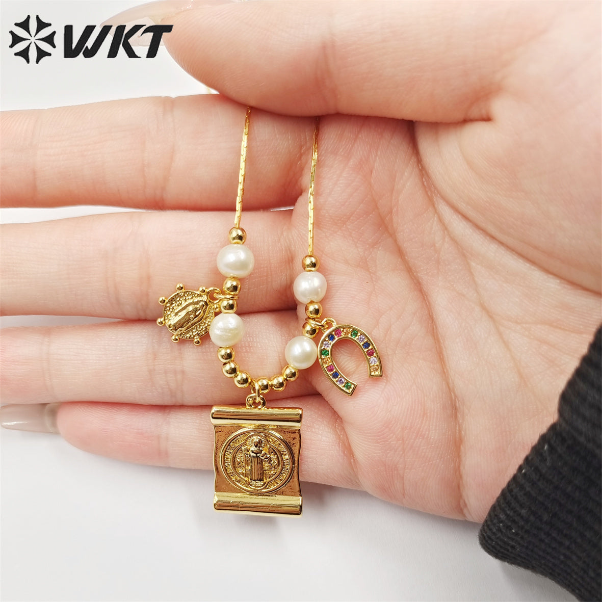 WT-JN230 Wholesale Fashion Gold Religious St Benedict Medal Pearl Necklace Charming Christian Adjustable Themed Medal Necklace