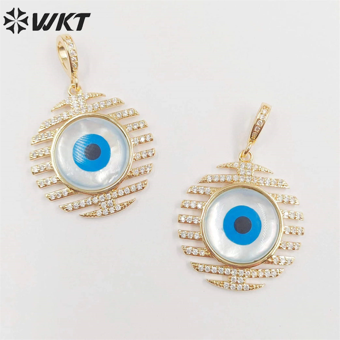 WT-MP257 Wholesale Fashion Charming Micropaved Cubic Zircon Shell Eye Pendants Attractive Round Real Gold Plated CZ Eye Pendant