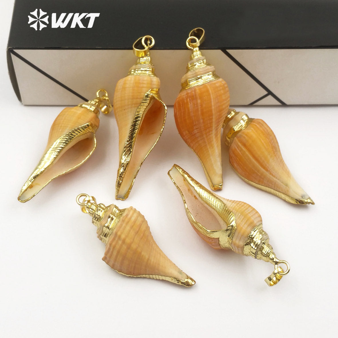 WT-JP095 Large Conch Shell With Gold Plated Women Necklace Pendant Sea Shell Jewelry Natural Big Trumpet Shell Pendant