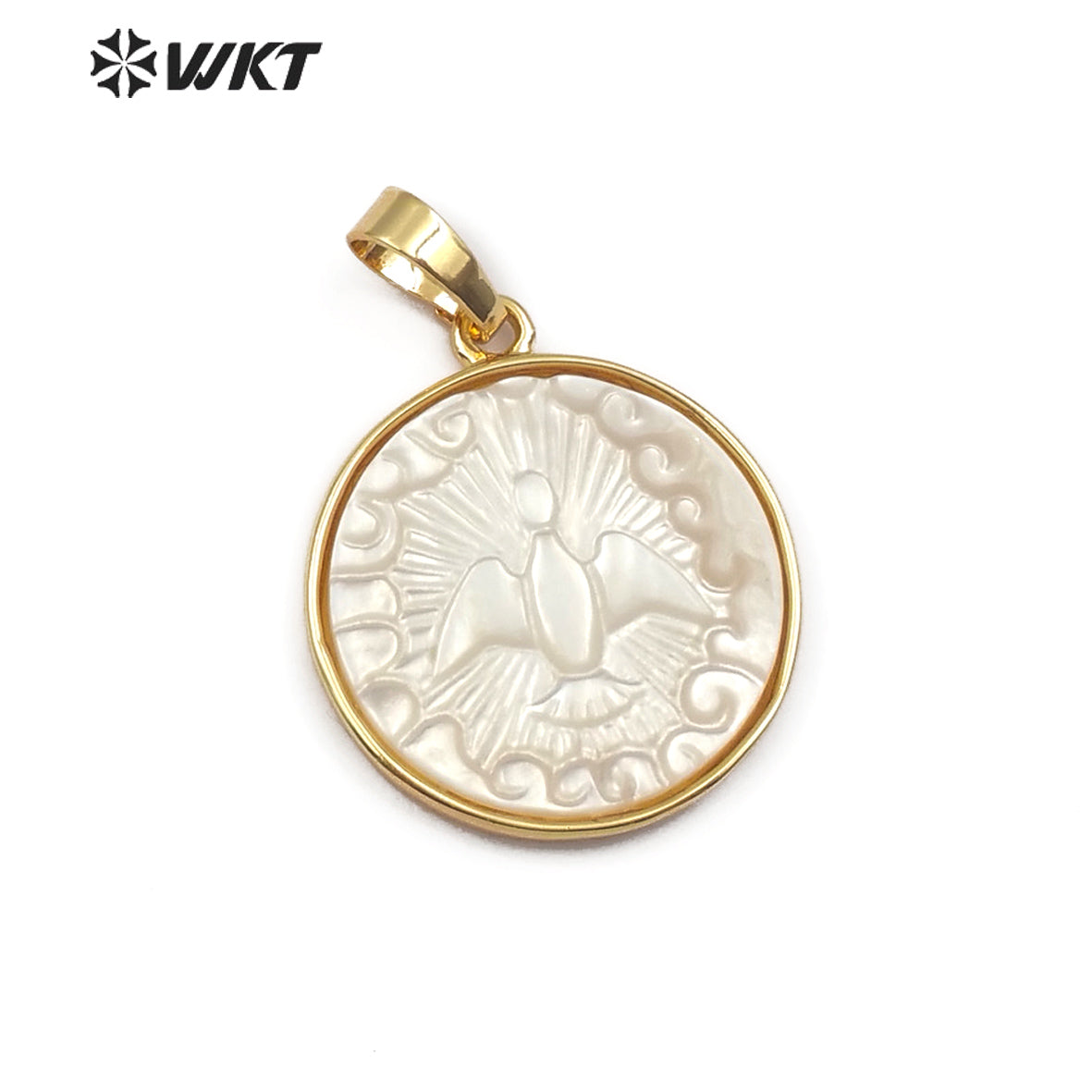WT-JP091 Round Shape Gold Pendant With Bird Pattern in White Black Color Dainty Carved Shell Jewelry Natural Pearl Shell Pendant