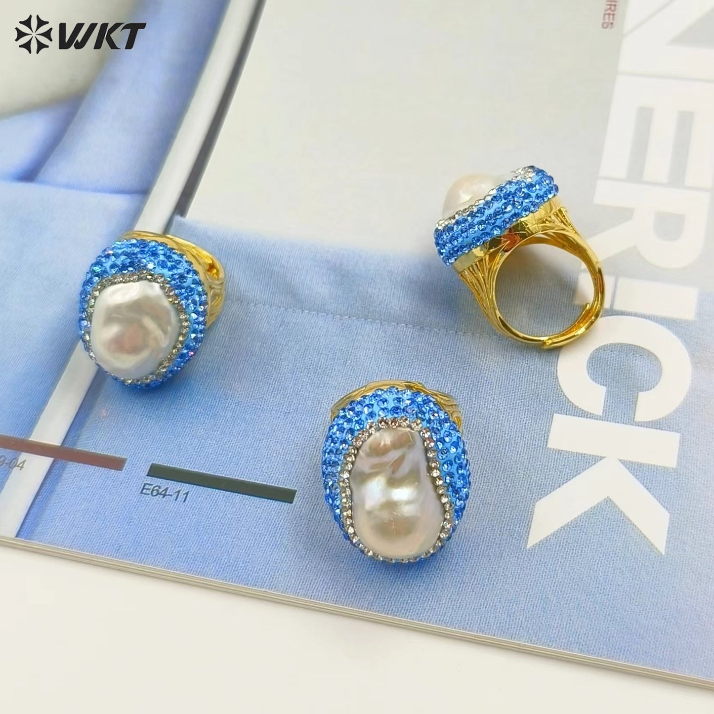 WT-MPR094 Wholesale Fashion 18K Gold Plated Natural Baroque Pearl With Blue Rhinestone Around Women Rings for Gift