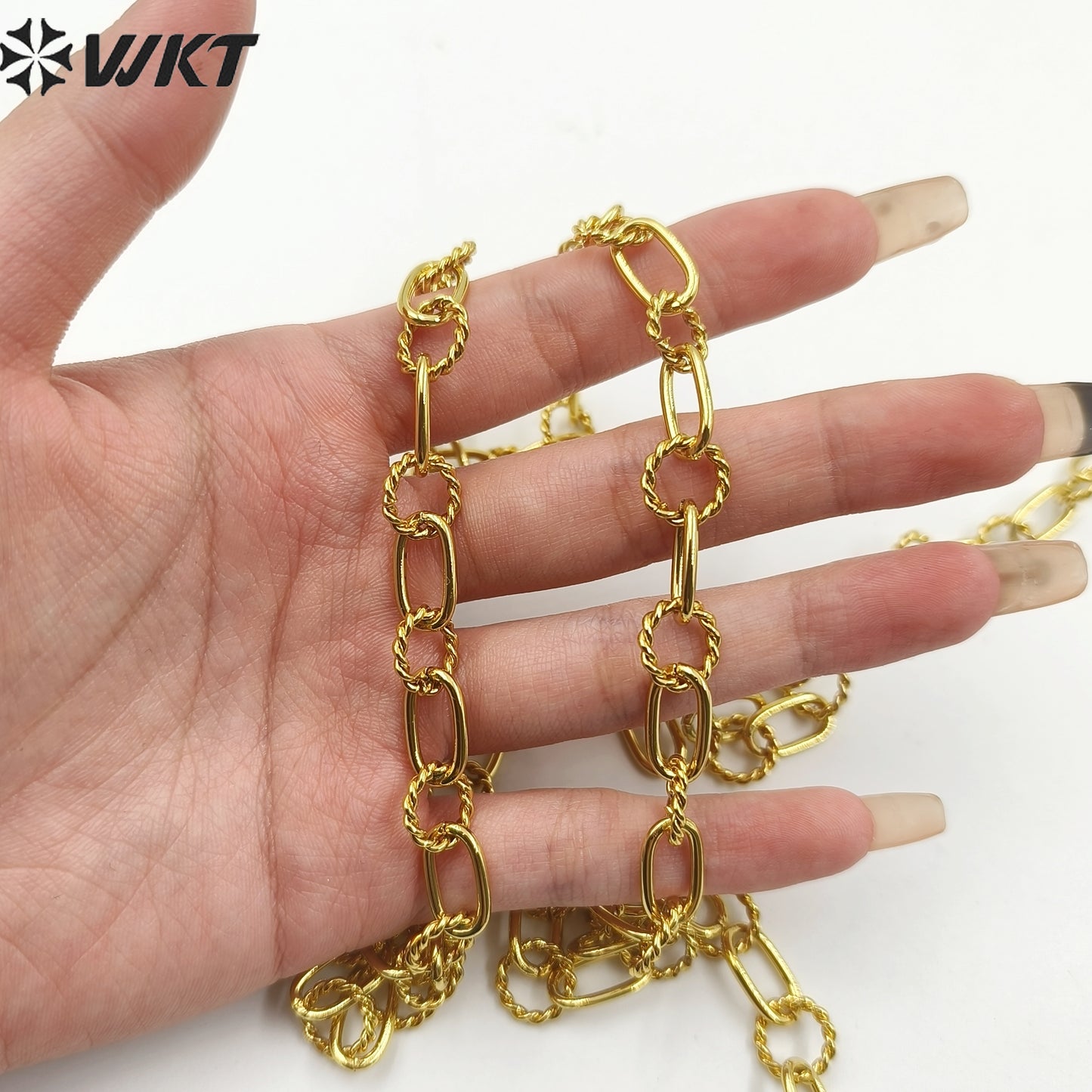 WT-BC218 Wholesale Fashion New Enviroment Yellow Brass Handmade Twist Hollow 18K Gold Plated Jewelry Chain