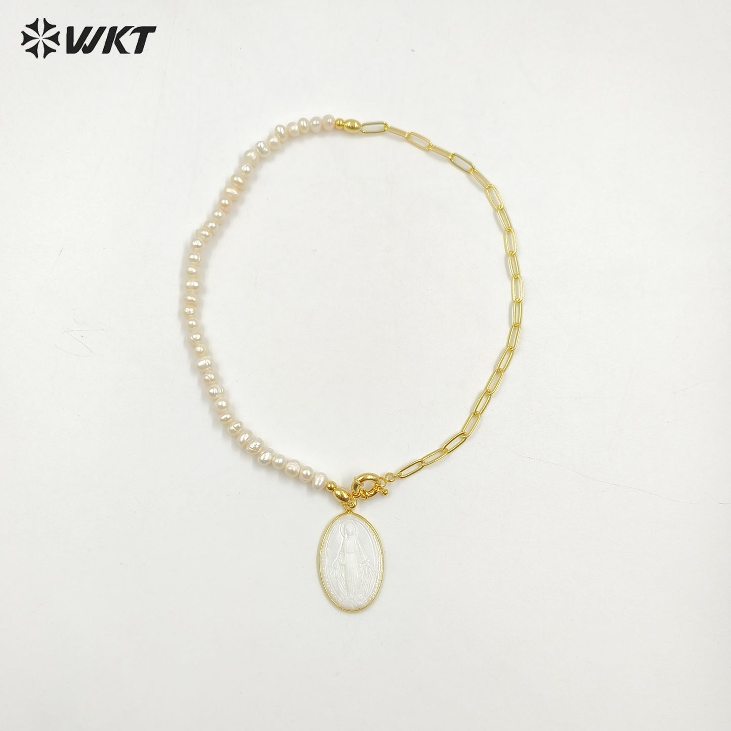 WT-JN128 WKT Unique Amazing Chic Design Women Hand Make Carved Religious Christian Mary Jesus Pendant 18real Gold Shell Necklace