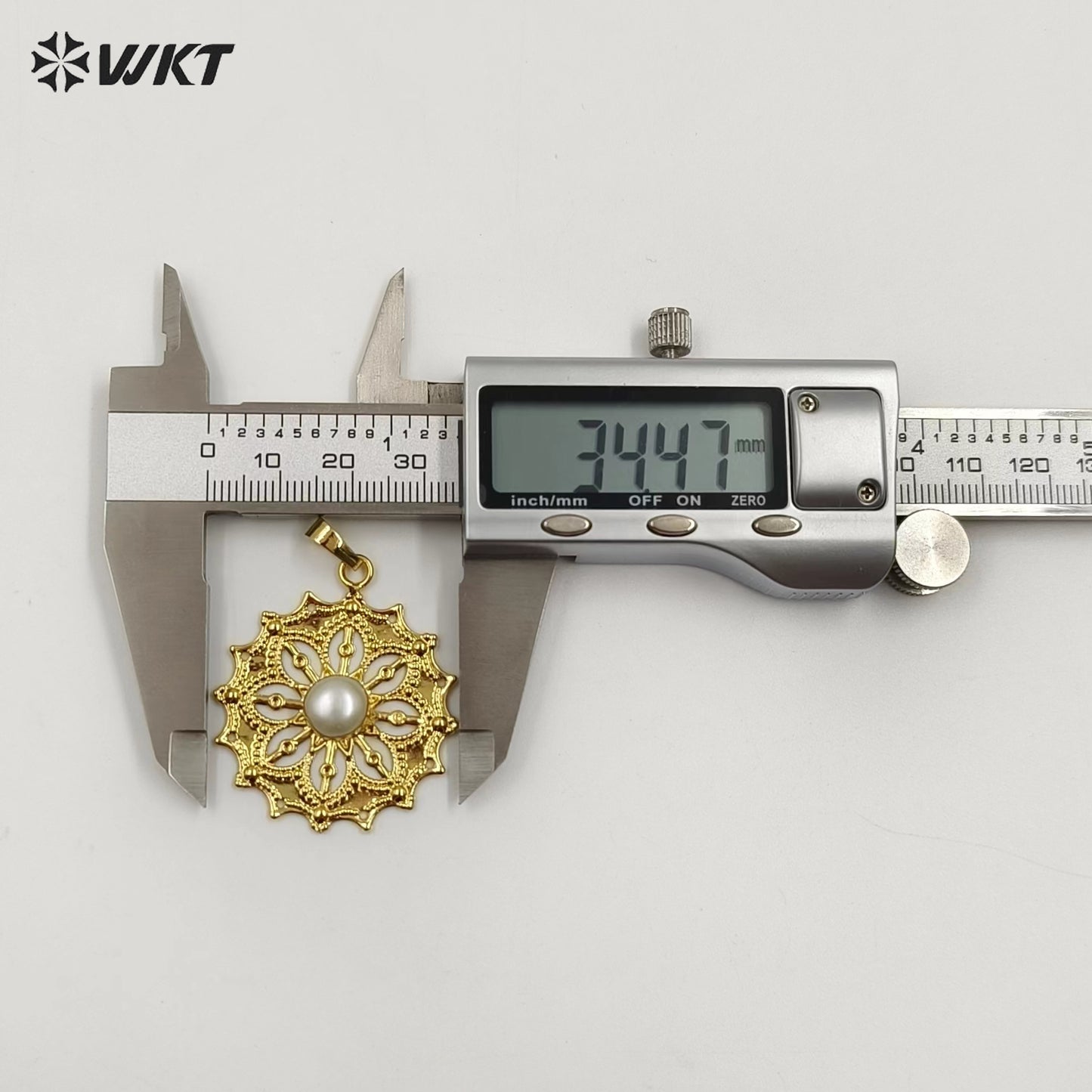 WT-JP363 Wholesale Royal Court Style Hollow Yellow Brass Made With 18K Real Gold Plated Freshwater Pearl Charm Pendants