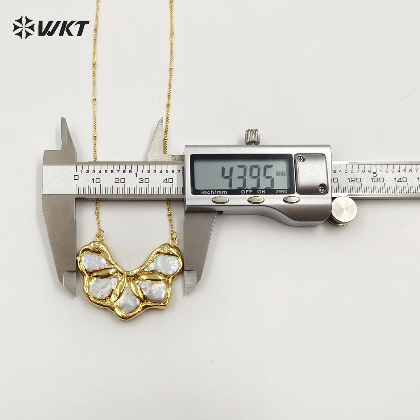 WT-JN268 Wholesale Fashion Gold Plated Natural Irregular Freshwater Pearl Pendant Necklace for Lady Gift in Gorgeous
