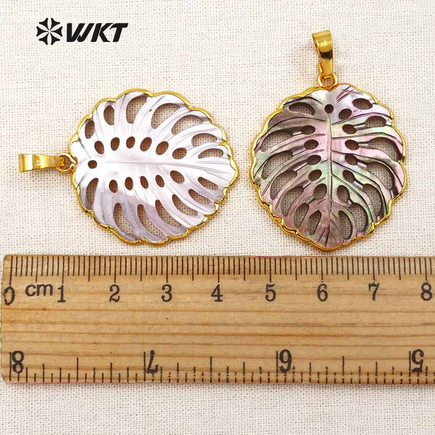 WT-P1346 New Fashionable Gold Plated Carved Shell Leaf Pendant Hot Sale Natural Hand Carved Shell Hollow Leaf Pendant