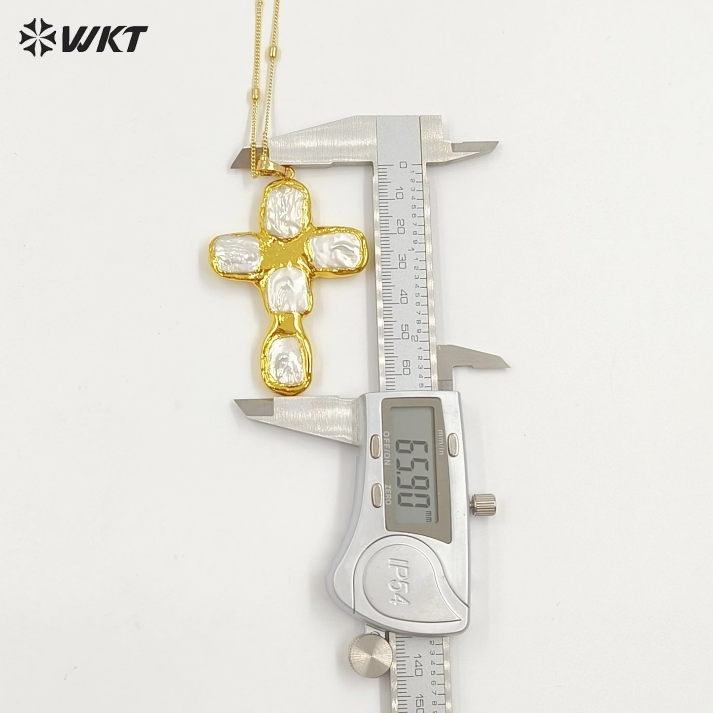 WT-JN328 Wholesale Beautiful Back Full Gold Plated With Natural Freshwater Pearls Cross Shape Pendant Necklace Anniversary Gift