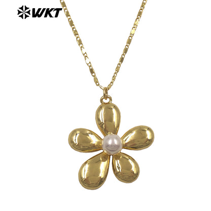 WT-N1516 Wholesale Trendy Metal Thin Chain With Gold Plated Brass And Artifical Pearl Flowers Pendant Necklace As Lady Matching