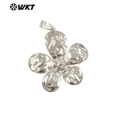 WT-P1989 Lovely Style 18K Gold Plated and Silver Natural Brass Stylish Pretty Floral Necklace Suitable for Daily Decoration