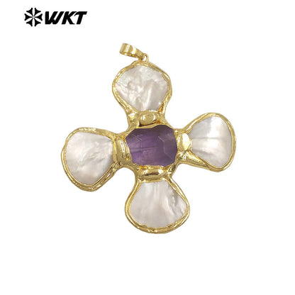 WT-JP425 Fashion Attractive Gold Plated Shell Middle With Natural Gemstones Flowers Shape Pendant For Jewelry Diy Making