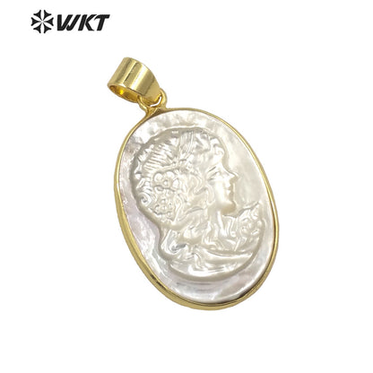 WT-JP269 Wholesale Fashion Gold Bezel Oval Chic Beauty Image Pendant Handmade Natural Shell Gorgeous Women Jewelry Big Pendant
