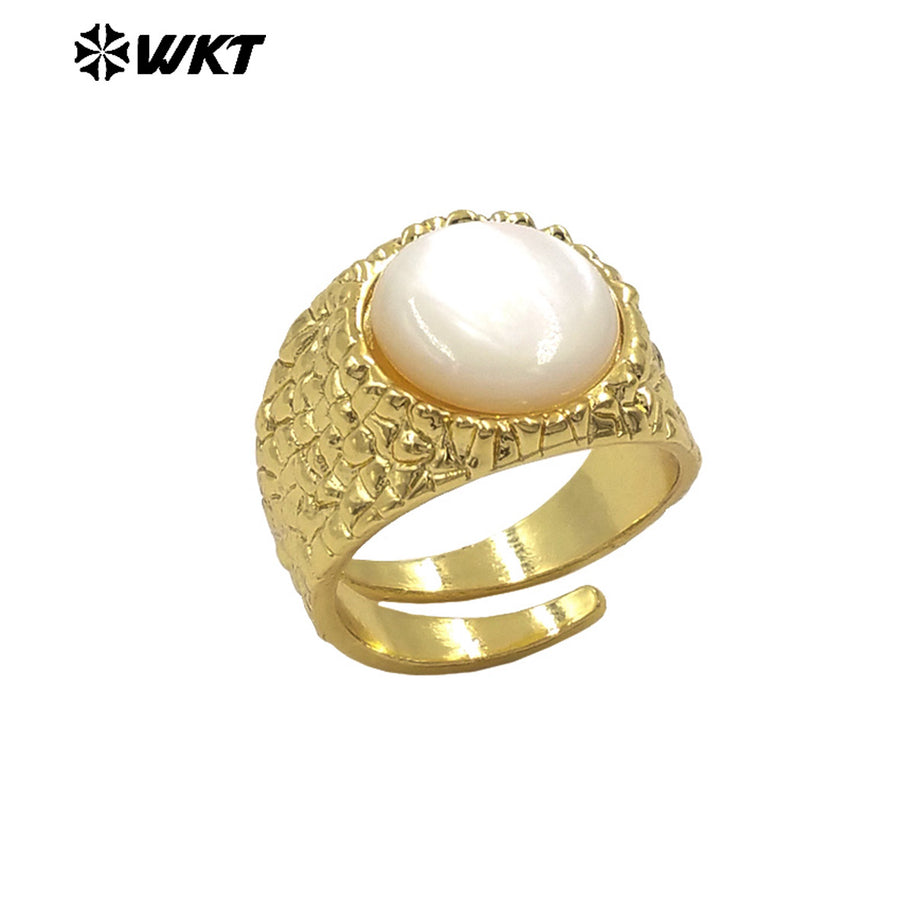 WT-MPR137 Fashion Handmade Vintage Style Jewelry Carved Gold Plated Round Natural Shell Adjustable Size Rings For Gift