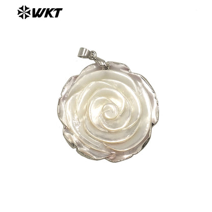 WT-JP404 Luxury Exquisite Rose Flower Shape Pendant Raw Natural Shell Hand Carved Gold Silver Plated Elegant Style Jewelry DIY