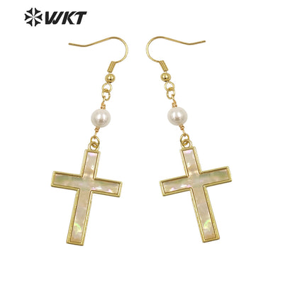 WT-MPE135 Wholesale Religious Christian Fashion Gold Bezel Setting Natural Shell Cross Pendant Earrings for Gift