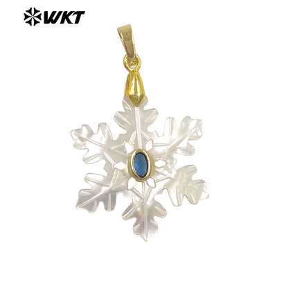 WT-JP520 Beautiful Style Colorful Zircon And Natural White Shell Carved Snowflake Shape Gold Pendant As Girl Jewelry Findings