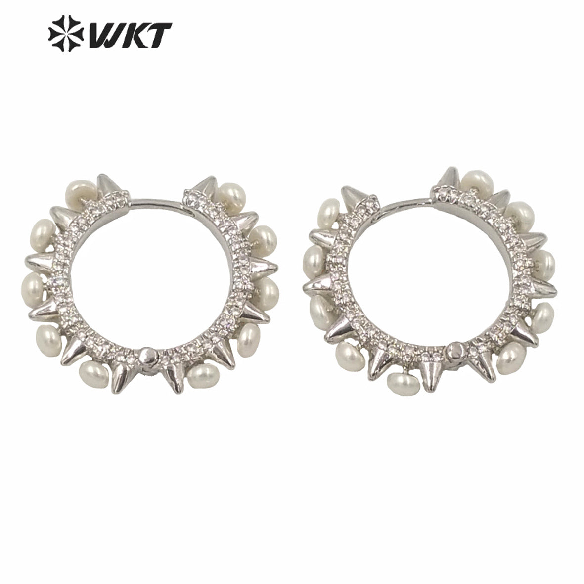 WT-ME076 WKT Unique Hot Gold Electroplated Freshwater Clasp Earrings Fashion Girl Trendy Punk Earrings with Rivet