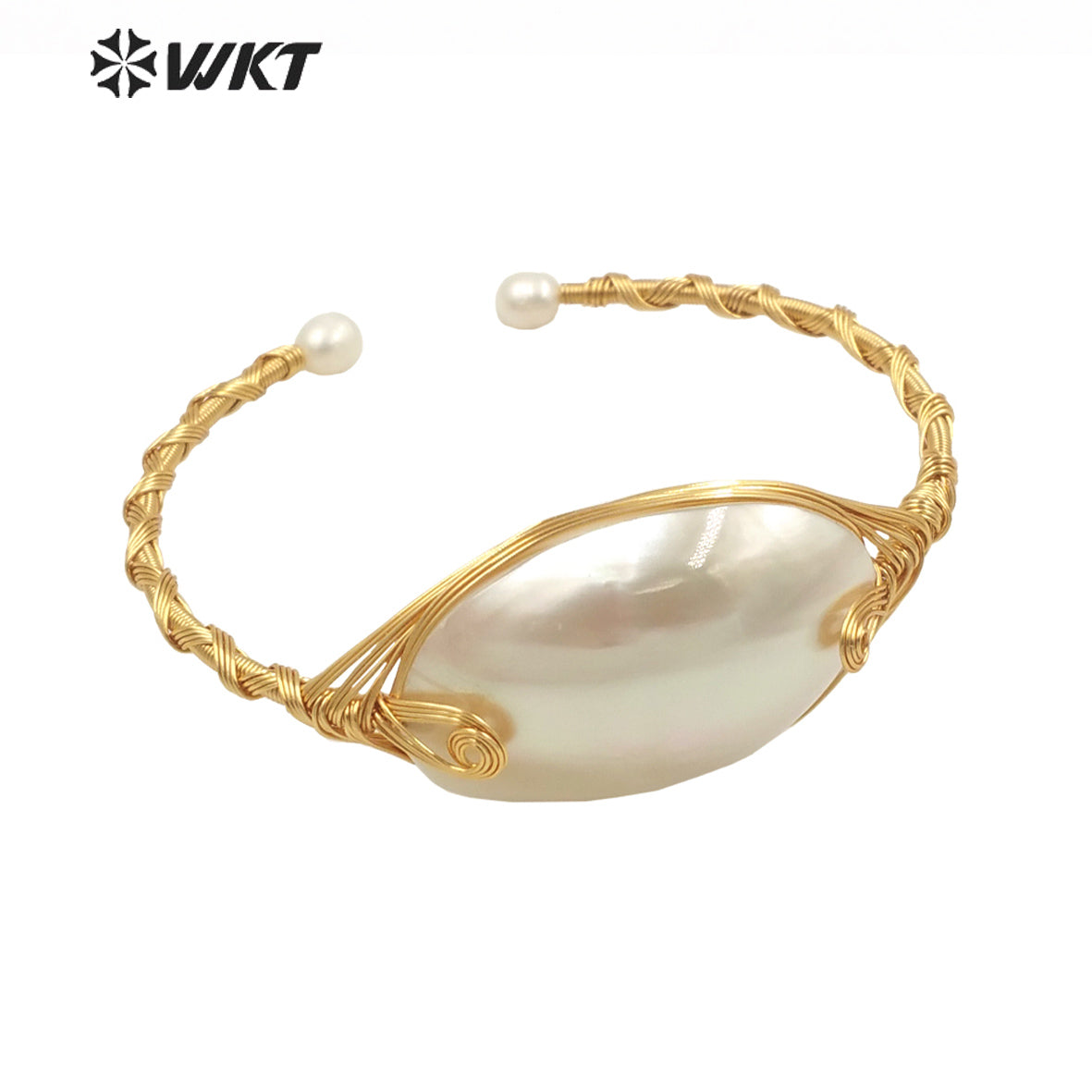WT-MPB049 Statement Fashion Coil Yellow Brass Delicate Bangle Mother of Pearl Women Pendant Bangle