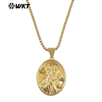 WT-JFN33 Good Quality 18K Gold Plated Necklace Resist Tarnishable With Carved People Head Pattern Pendant Charming Jewelry