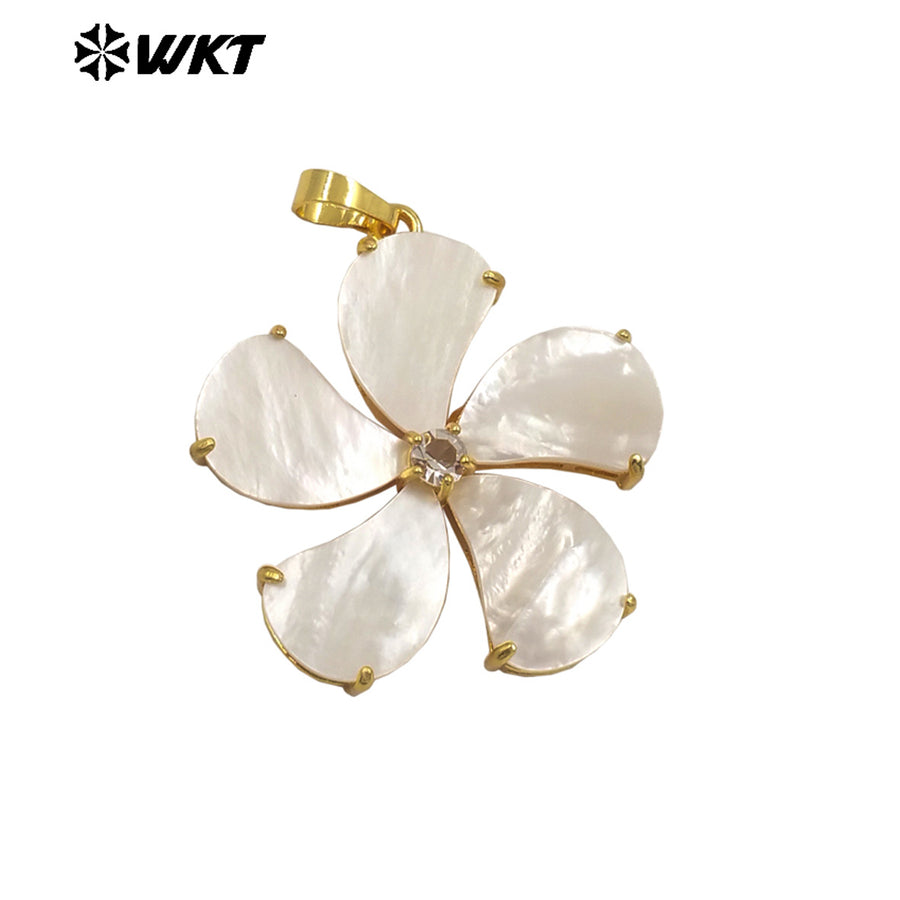 WT-JP403 Beautiful Fashion Gold Plated Flower Shape Pendant Natural Abalone Shell With Little Zircon for Ladies Jewelry Making