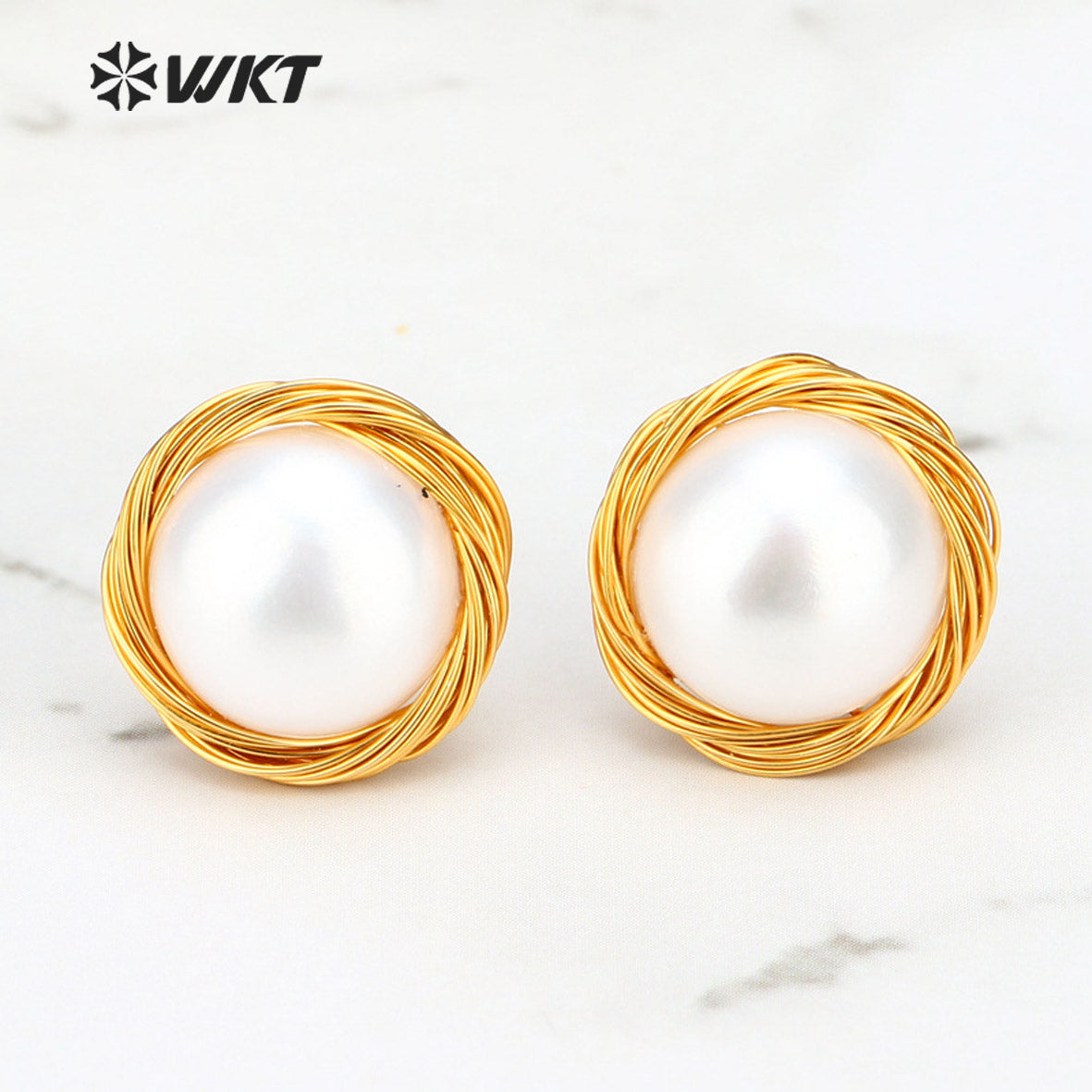 WT-E530 New Design Elegant and Beautiful Natural Freshwater Pearl Earring Wire Wrapped Natural Pearl Studs Round Pearl Earring