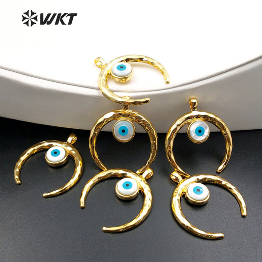 WT-P1115 Big Eye Crescent Pendant Fashion Gold Bezel Horn Pendant Wholesale Shell Eye Pendant for Jewelry Design