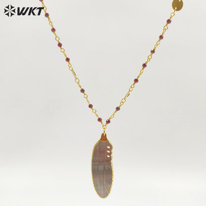 WT-JN400 Fashion Elegant Style Gold Plated Little Stone Chain With Natural Shell Feather Pendant Necklace For Lady Matching