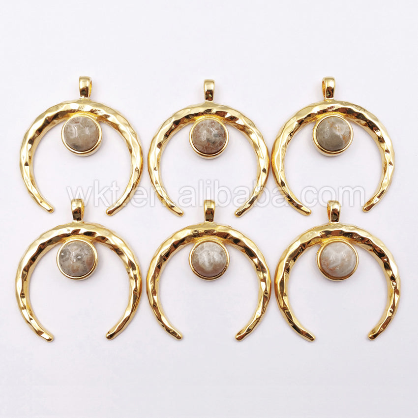 WT-P1108 Fashion Pendant With Natural Agate 24k Full Gold Dipped Pendant Women Wholesale Crescent Pendant
