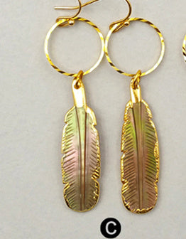 WT-E375 WKT Wholesale New Fashion Style Genuine Abalone Shell Earrings Feather Shape Shell Dangle Earrings