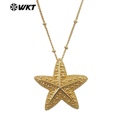 WT-N1518 Trendy Ocean Series Gold Electroplated Metal Yellow Brass Starfish Pendant Necklaces As Female Jewelry Wearing