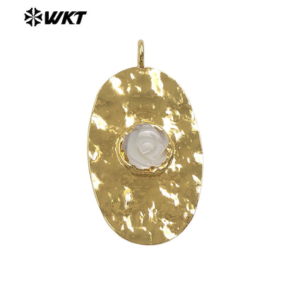WT-JP519 Exquisite Vintage Style 18K Gold Plated Carved Shell Flower Charms Pendants For Lady Handmade Jewelry DIY Making