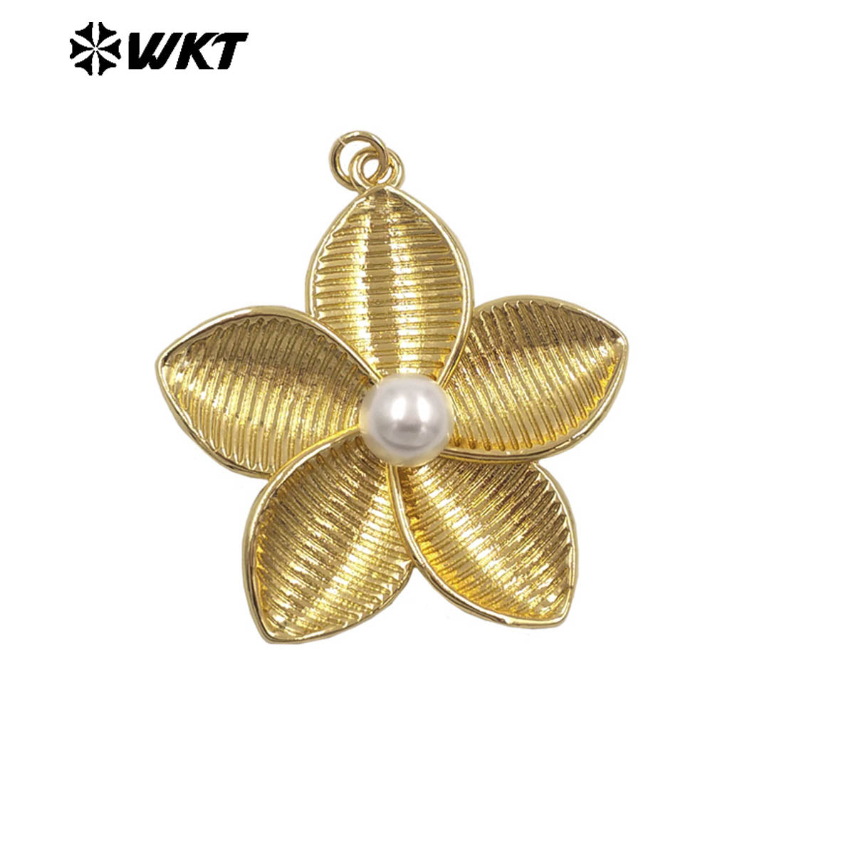 WT-P2077 Wonderful Gold Plated Brass And Artificial Pearl Metal Flowers Charm Pendant For Friend Present DIY Accessories