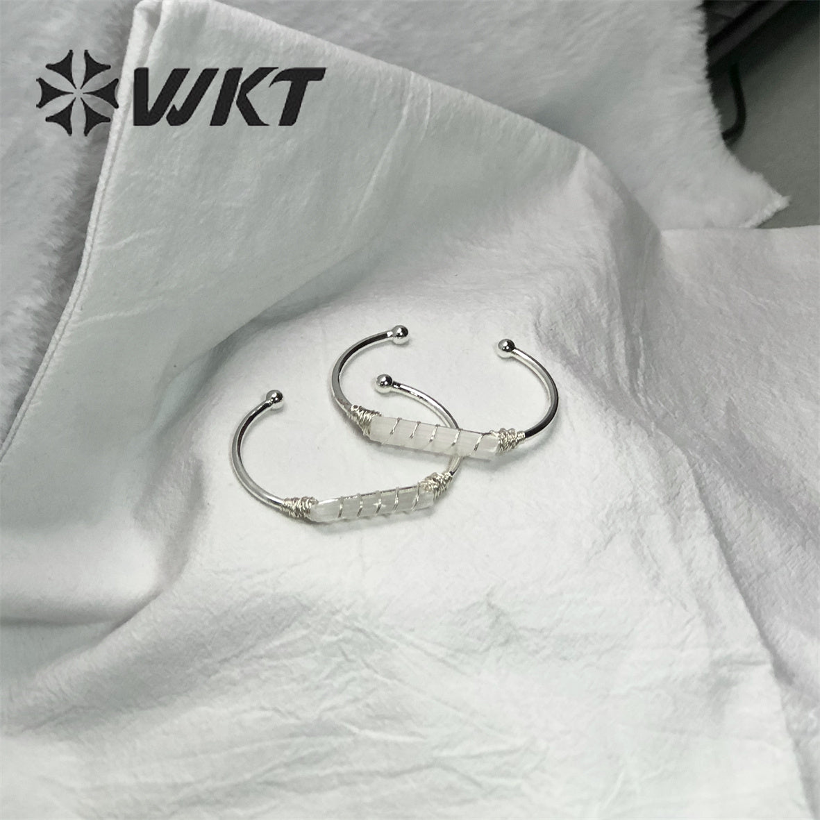 WT-B567 Wholesale Fashion Women Gold Electroplated Wire Wrapped White Selenite Open Bangle Adjustable Gold Natural Stone Bangle