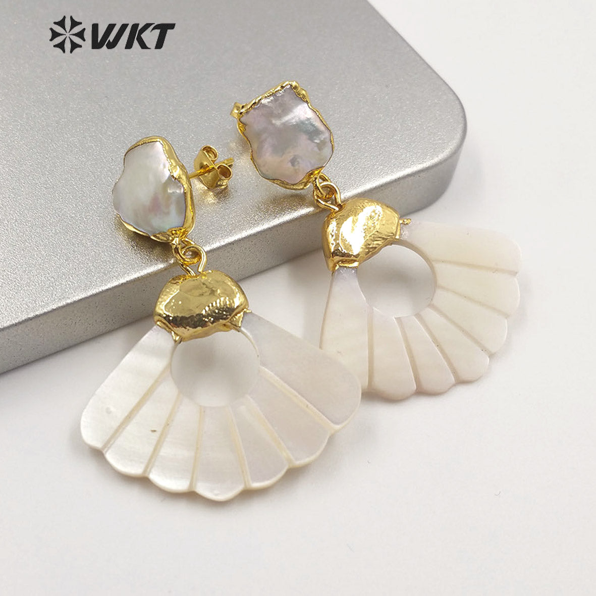 WT-E596 Charming Sector Shape Shell Pearl Earrings Fashion Lady Natural Shell Fan Shape Swing Earrings With Pearl
