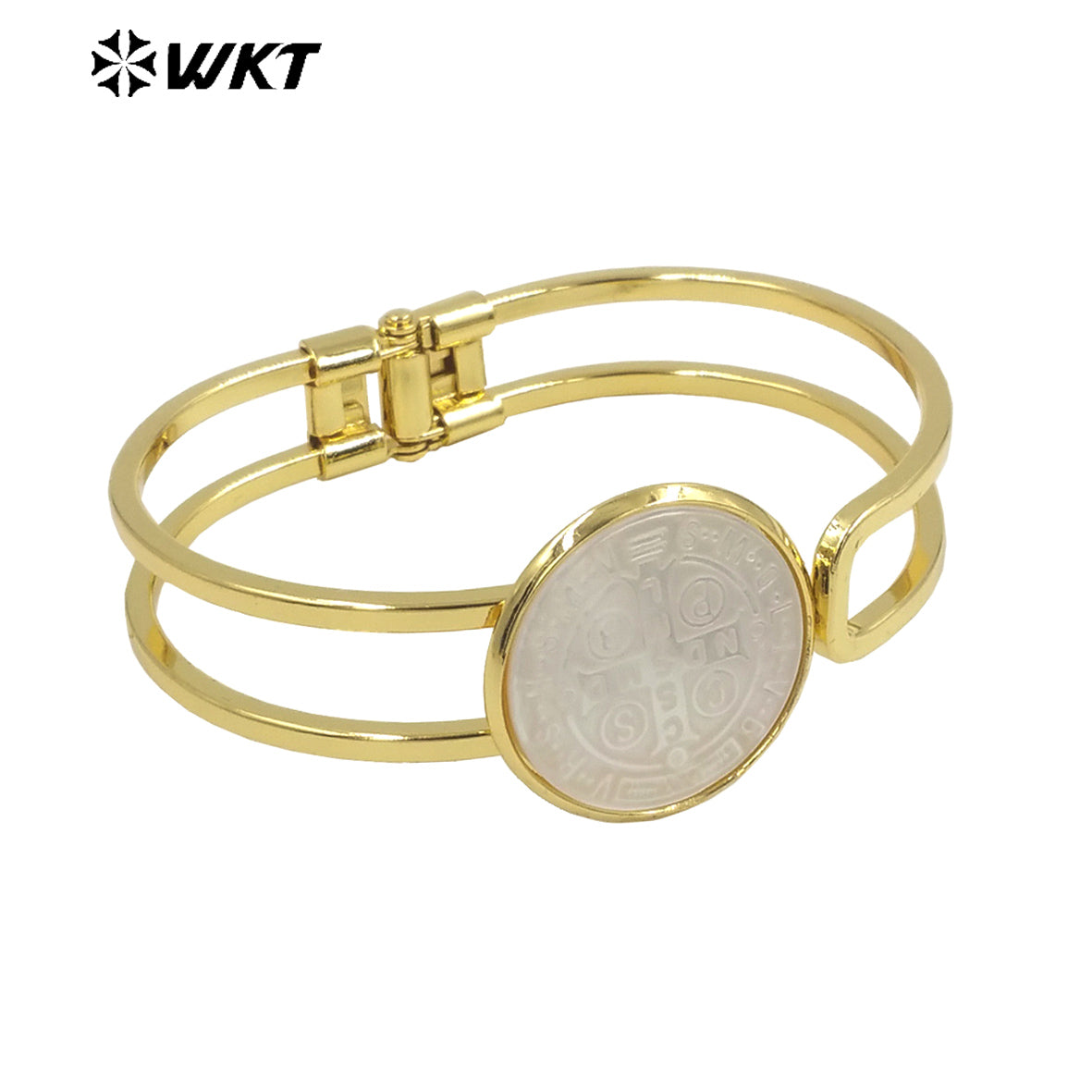 WT-MPB092 Religious Fashion Gold St Benedict Medal 18k Real Gold Resist Tarnishable Cross Natural Shell Cuff Bangle