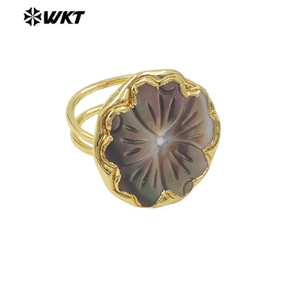 WT-MPR165 Romantic Style 18K Gold Plated Natural Shell Hand Carved Flower Shape Rings For Lady Daily Decorative Jewelry