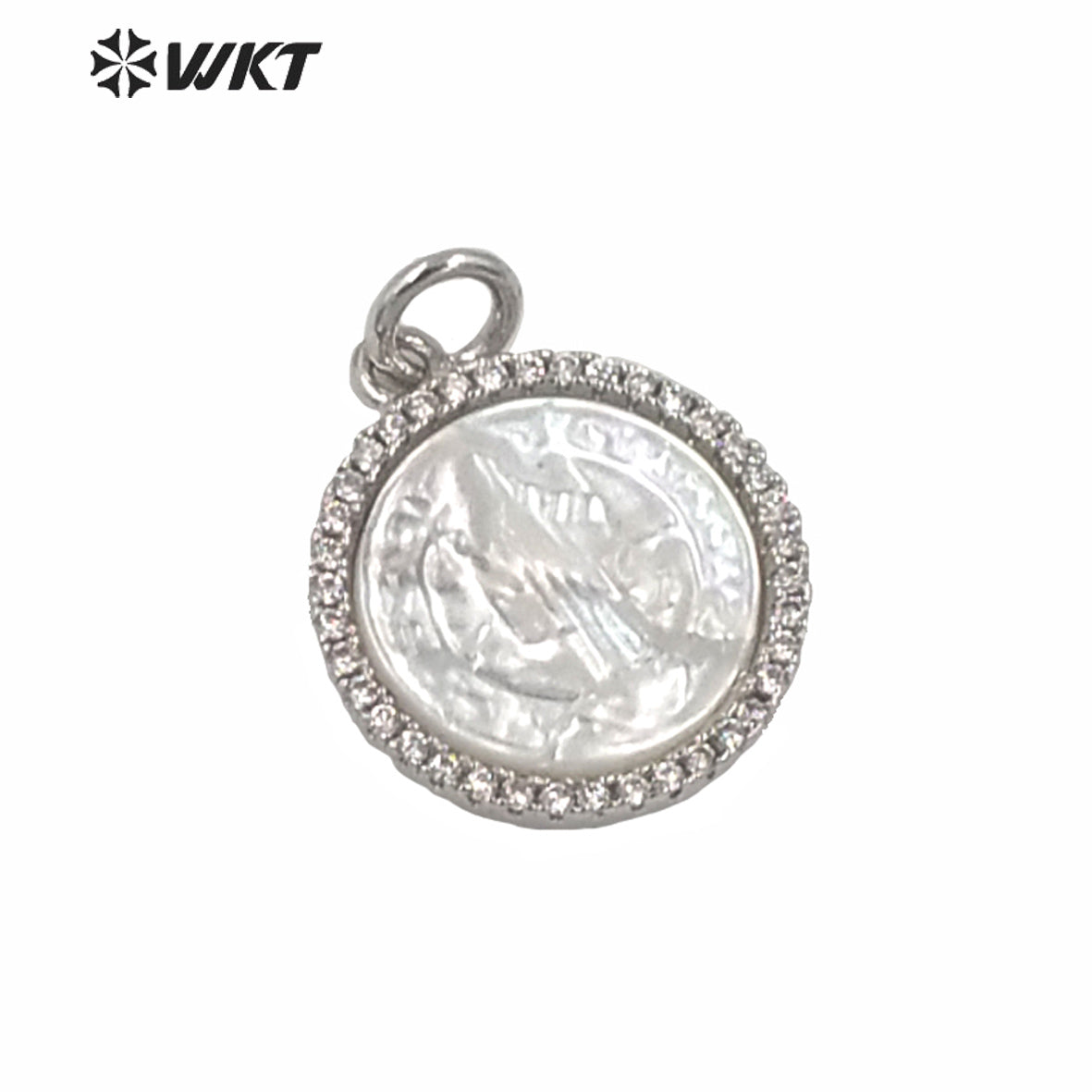 WT-MP164 Wholesale New Gold Electroplated Cubic Zircon Round Jehovah People Image Pendant 15mm Christian White Shell Pendant