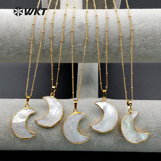 WT-N1024 Wholesale Freshwater Mother of Pearl Carved Crescent Moon Necklace MOP Necklace